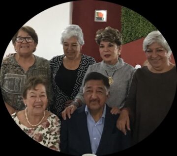 Imágenes para rendir homenaje a persona finada, estas pueden variar en su contenido.