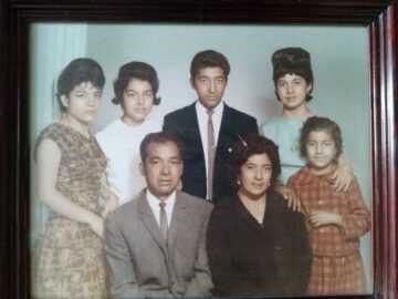 Imágenes para rendir homenaje a persona finada, estas pueden variar en su contenido.