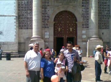 Imágenes para rendir homenaje a persona finada, estas pueden variar en su contenido.