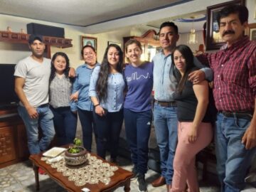 Imágenes para rendir homenaje a persona finada, estas pueden variar en su contenido.