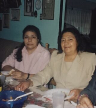 Imágenes para rendir homenaje a persona finada, estas pueden variar en su contenido.