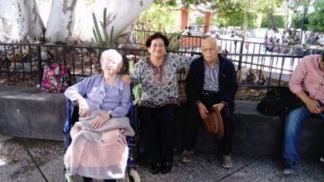 Imágenes para rendir homenaje a persona finada, estas pueden variar en su contenido.