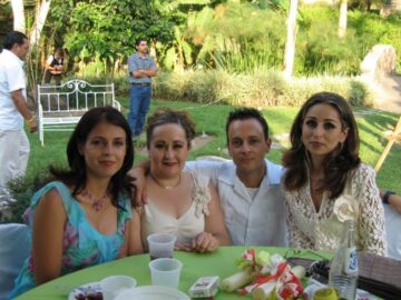 Imágenes para rendir homenaje a persona finada, estas pueden variar en su contenido.