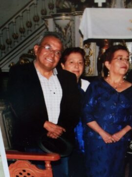 Imágenes para rendir homenaje a persona finada, estas pueden variar en su contenido.
