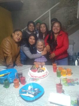 Imágenes para rendir homenaje a persona finada, estas pueden variar en su contenido.