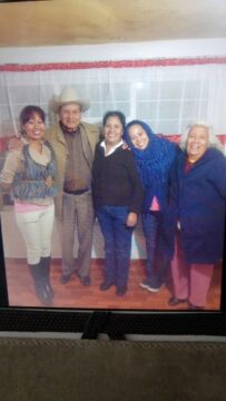 Imágenes para rendir homenaje a persona finada, estas pueden variar en su contenido.