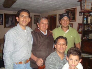 Imágenes para rendir homenaje a persona finada, estas pueden variar en su contenido.