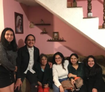 Imágenes para rendir homenaje a persona finada, estas pueden variar en su contenido.