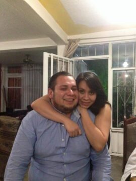 Imágenes para rendir homenaje a persona finada, estas pueden variar en su contenido.