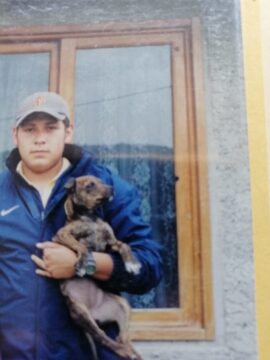 Imágenes para rendir homenaje a persona finada, estas pueden variar en su contenido.