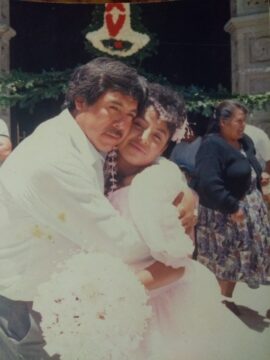 Imágenes para rendir homenaje a persona finada, estas pueden variar en su contenido.