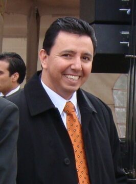 Imágenes para rendir homenaje a persona finada, estas pueden variar en su contenido.