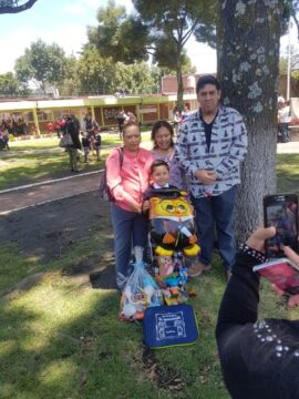 Imágenes para rendir homenaje a persona finada, estas pueden variar en su contenido.