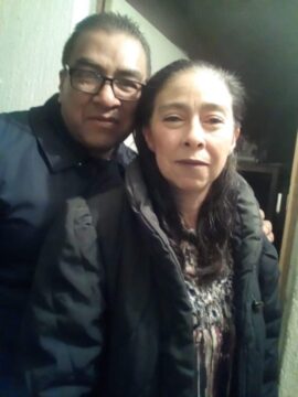 Imágenes para rendir homenaje a persona finada, estas pueden variar en su contenido.