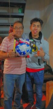 Imágenes para rendir homenaje a persona finada, estas pueden variar en su contenido.
