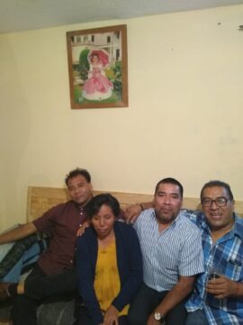 Imágenes para rendir homenaje a persona finada, estas pueden variar en su contenido.