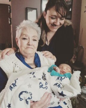 Imágenes para rendir homenaje a persona finada, estas pueden variar en su contenido.