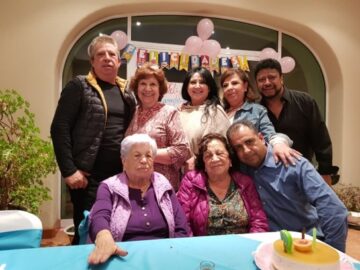 Imágenes para rendir homenaje a persona finada, estas pueden variar en su contenido.