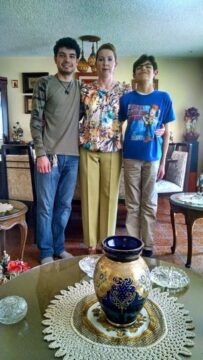 Imágenes para rendir homenaje a persona finada, estas pueden variar en su contenido.