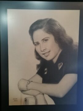Imágenes para rendir homenaje a persona finada, estas pueden variar en su contenido.