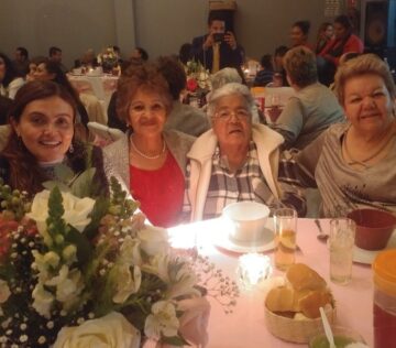 Imágenes para rendir homenaje a persona finada, estas pueden variar en su contenido.