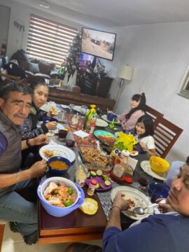 Imágenes para rendir homenaje a persona finada, estas pueden variar en su contenido.