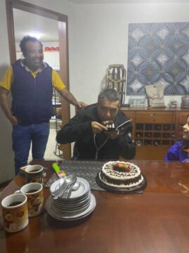 Imágenes para rendir homenaje a persona finada, estas pueden variar en su contenido.