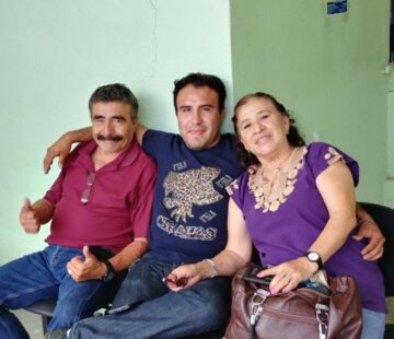 Imágenes para rendir homenaje a persona finada, estas pueden variar en su contenido.