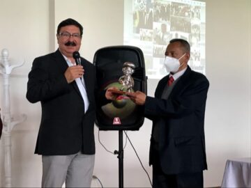 Imágenes para rendir homenaje a persona finada, estas pueden variar en su contenido.