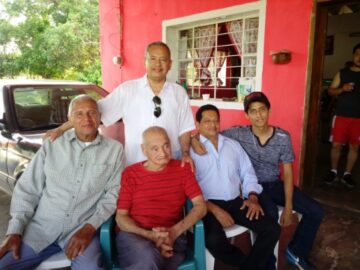 Imágenes para rendir homenaje a persona finada, estas pueden variar en su contenido.