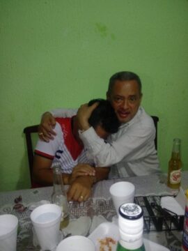 Imágenes para rendir homenaje a persona finada, estas pueden variar en su contenido.