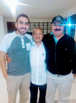 Imágenes para rendir homenaje a persona finada, estas pueden variar en su contenido.