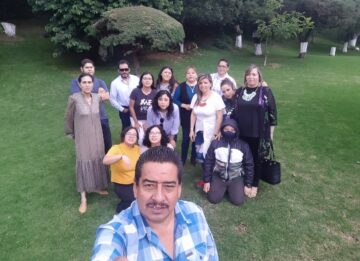 Imágenes para rendir homenaje a persona finada, estas pueden variar en su contenido.