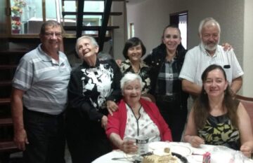Imágenes para rendir homenaje a persona finada, estas pueden variar en su contenido.