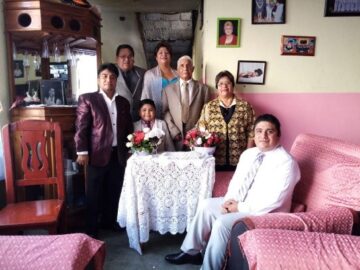 Imágenes para rendir homenaje a persona finada, estas pueden variar en su contenido.