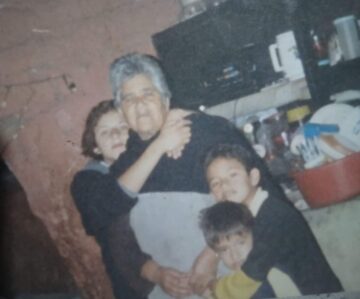Imágenes para rendir homenaje a persona finada, estas pueden variar en su contenido.