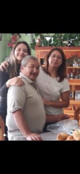 Imágenes para rendir homenaje a persona finada, estas pueden variar en su contenido.