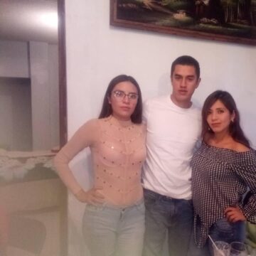 Imágenes para rendir homenaje a persona finada, estas pueden variar en su contenido.