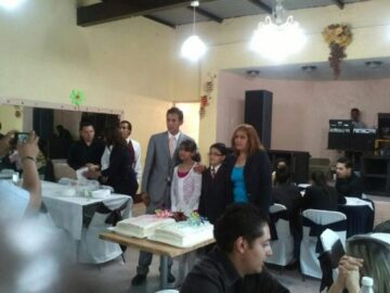 Imágenes para rendir homenaje a persona finada, estas pueden variar en su contenido.