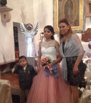 Imágenes para rendir homenaje a persona finada, estas pueden variar en su contenido.