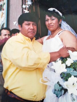 Imágenes para rendir homenaje a persona finada, estas pueden variar en su contenido.