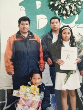 Imágenes para rendir homenaje a persona finada, estas pueden variar en su contenido.