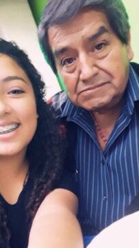Imágenes para rendir homenaje a persona finada, estas pueden variar en su contenido.