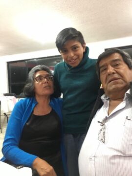 Imágenes para rendir homenaje a persona finada, estas pueden variar en su contenido.