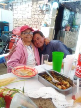 Imágenes para rendir homenaje a persona finada, estas pueden variar en su contenido.
