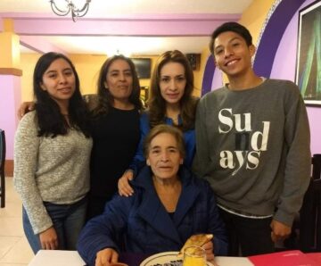 Imágenes para rendir homenaje a persona finada, estas pueden variar en su contenido.