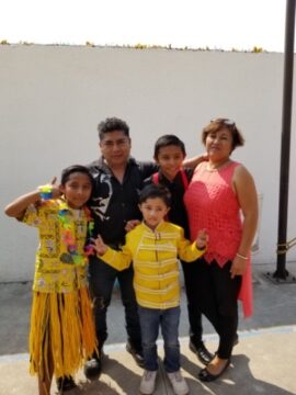 Imágenes para rendir homenaje a persona finada, estas pueden variar en su contenido.