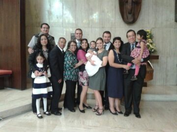 Imágenes para rendir homenaje a persona finada, estas pueden variar en su contenido.