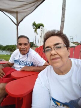 Imágenes para rendir homenaje a persona finada, estas pueden variar en su contenido.