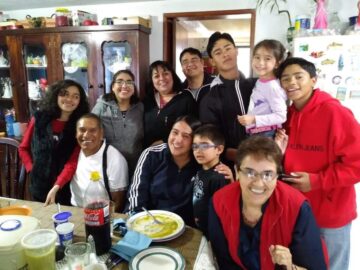 Imágenes para rendir homenaje a persona finada, estas pueden variar en su contenido.
